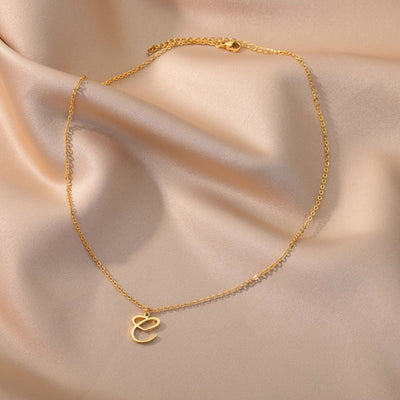 Saphira - Dainty Heart Letter Initial Necklace