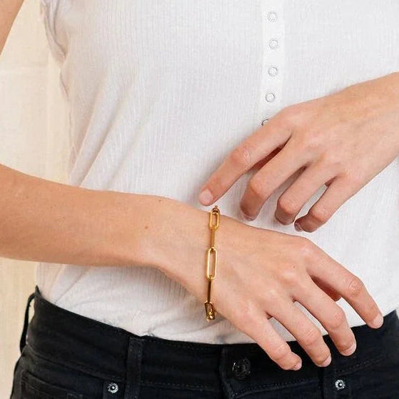 Sandra - Gold Paperclip Chain Bracelet