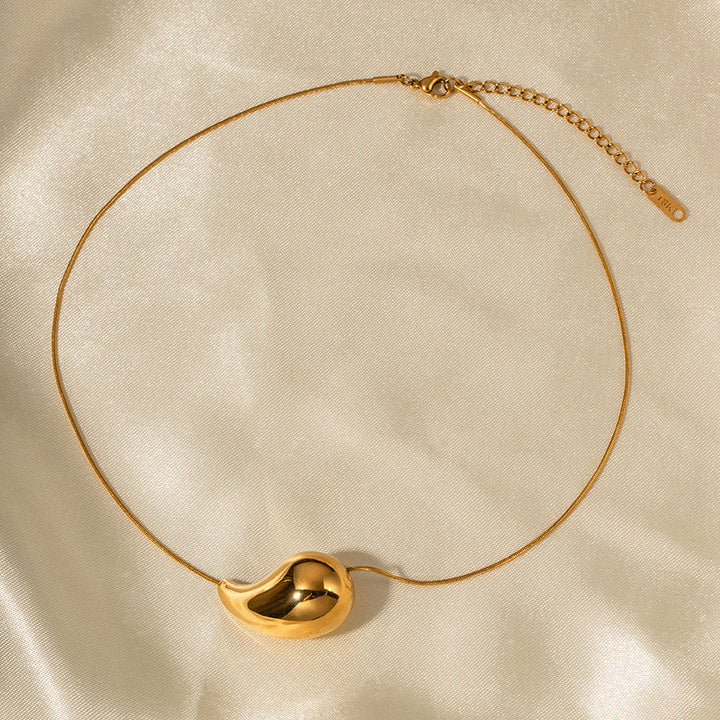 Malia - Sleek Bean Necklace