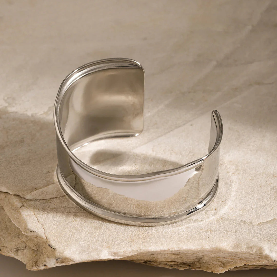 Querida - Curve Bangle