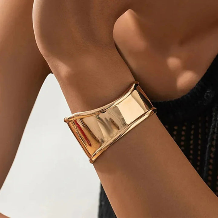 Querida - Curve Bangle