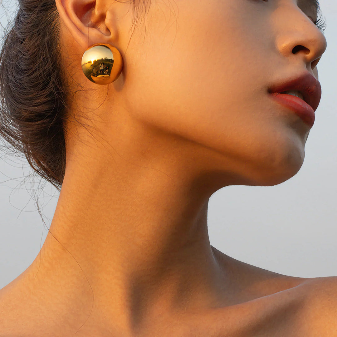 Orla - Round Stud Earrings