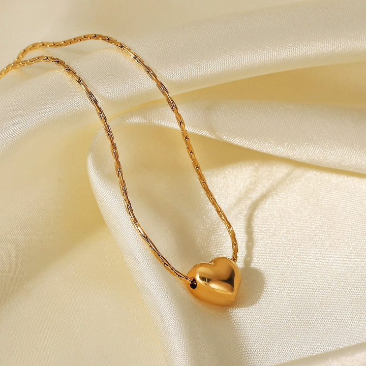 Irene - Gold Heart Necklace