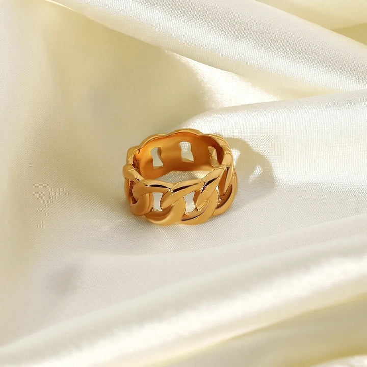 Stella - Gold Ring