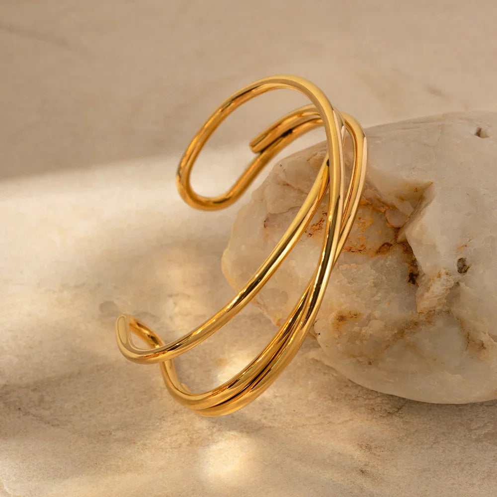 Molly - Twisted Gold Bracelet