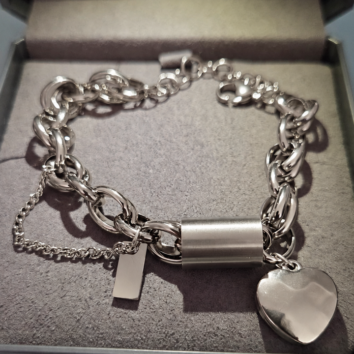 Isla Heart Charm Chain Bracelet