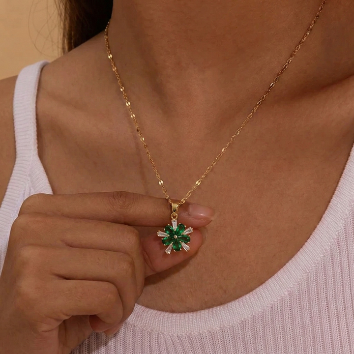 Roselle - Iconic Dainty Necklace Emerald Petals