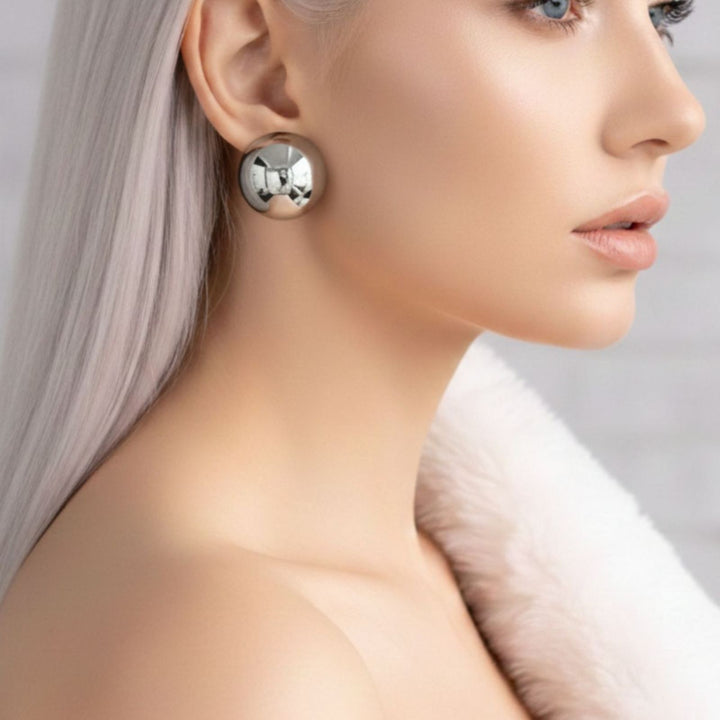 Orla - Round Stud Earrings