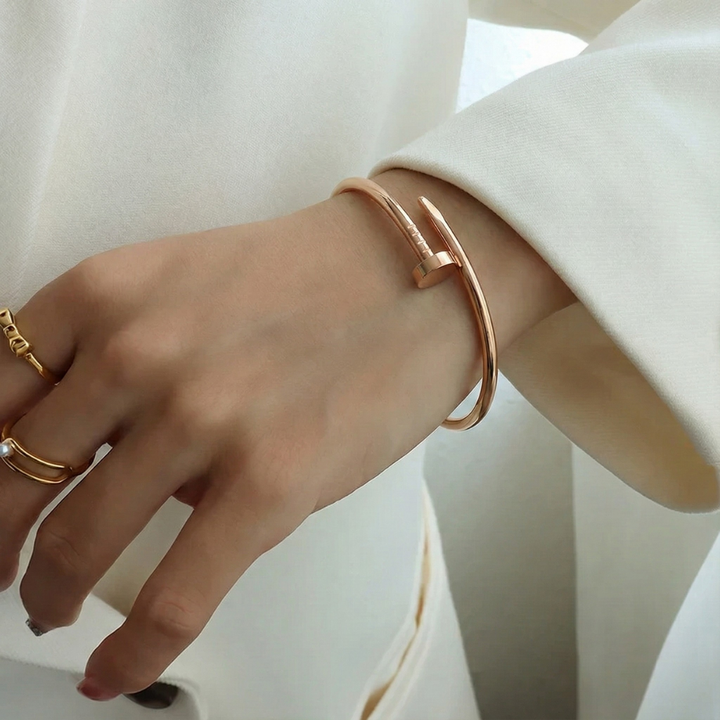 Snowlier -  Rose Gold Screw Bracelet