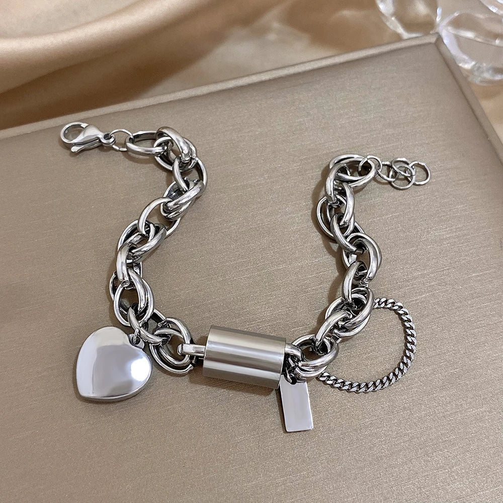 Isla - Chunky Chain Heart Bracelet Silver