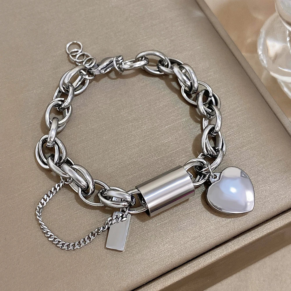 Isla - Chunky Chain Heart Bracelet
