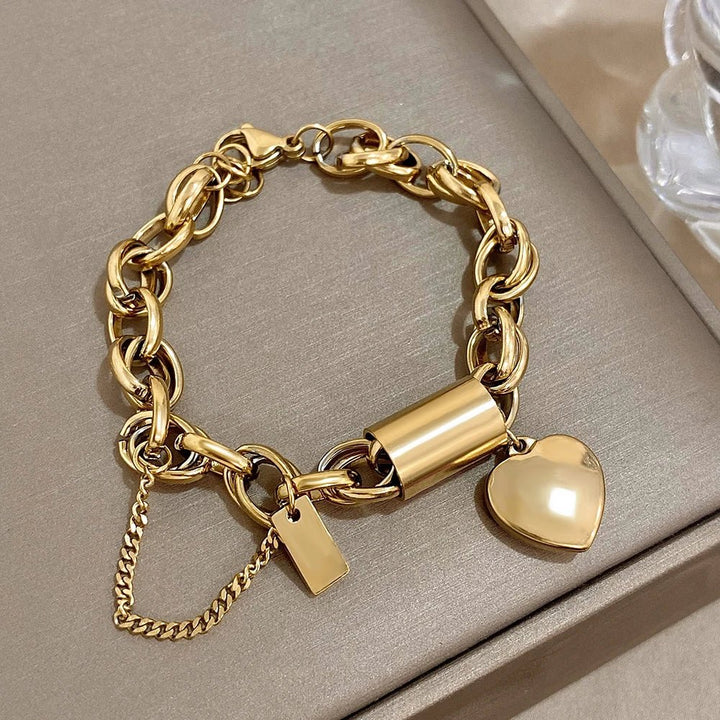 Isla - Chunky Chain Heart Bracelet