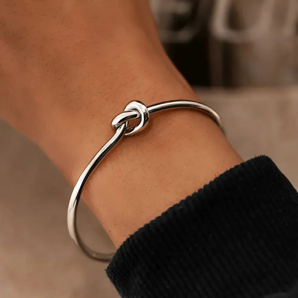 Orlena - Classic Knot Bracelet