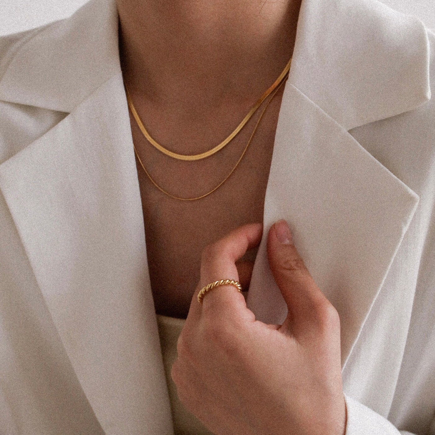 Kelly - Classic Twisted Ring