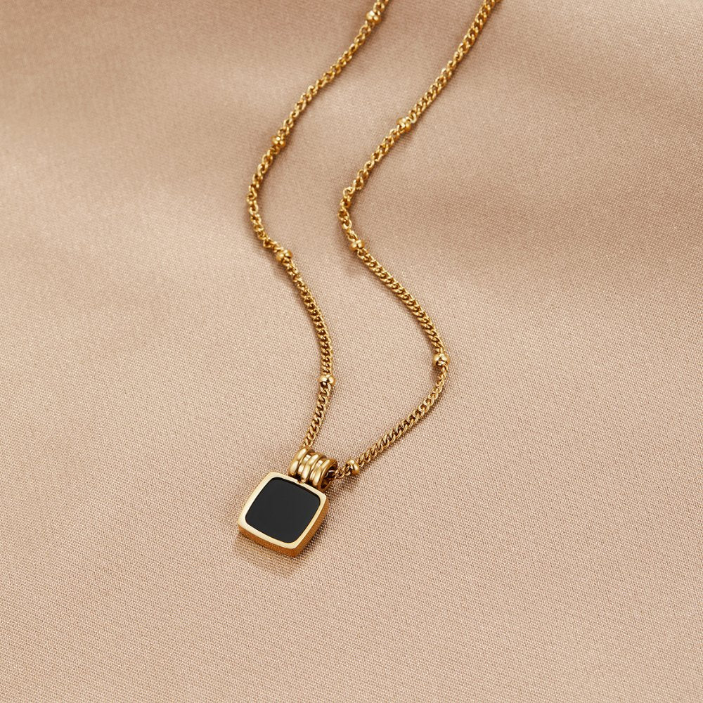 Lucia - Pendant Charm Necklace