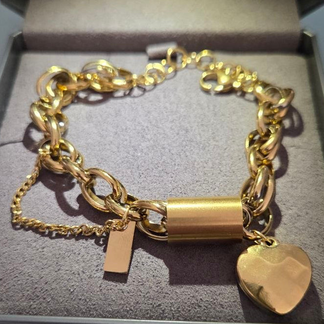 Isla Heart Charm Chain Bracelet