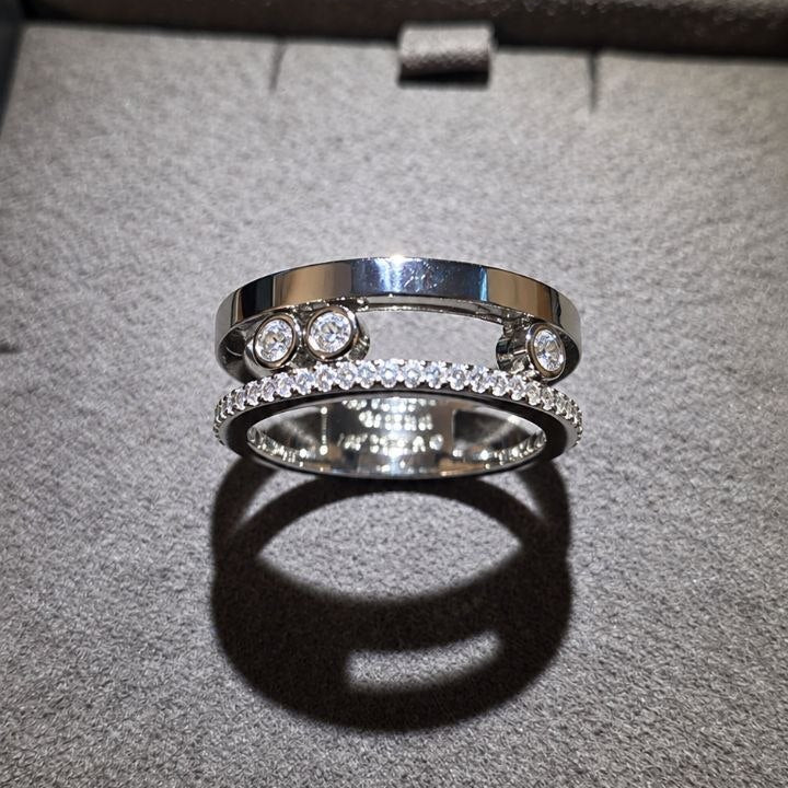 Elara Floating Stones Ring