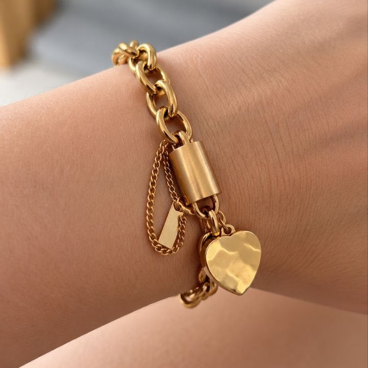 Isla Heart Charm Chain Bracelet