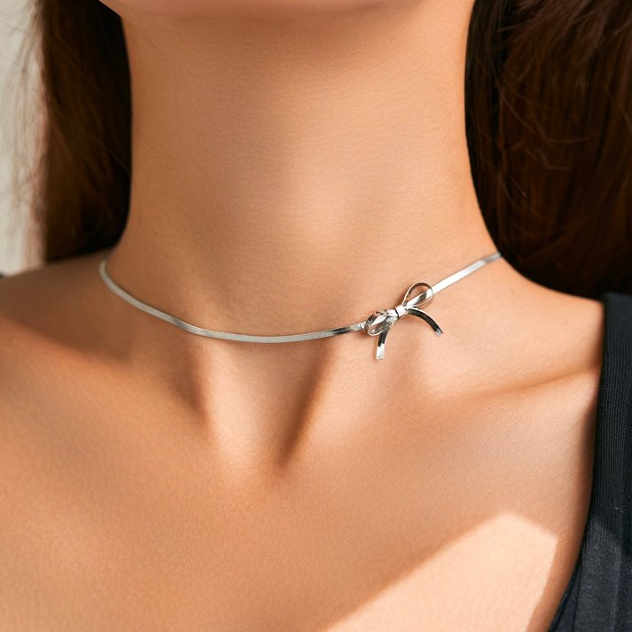 Marvella - Dainty Bow Necklace